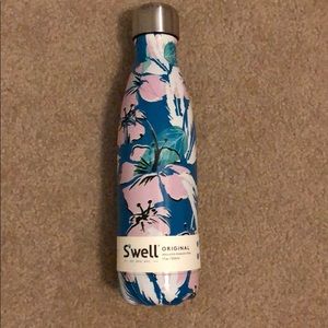Swell water bottle tropical flowers